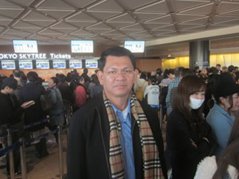 カンボジアで教育行政官を務めるシン・ナブットさん